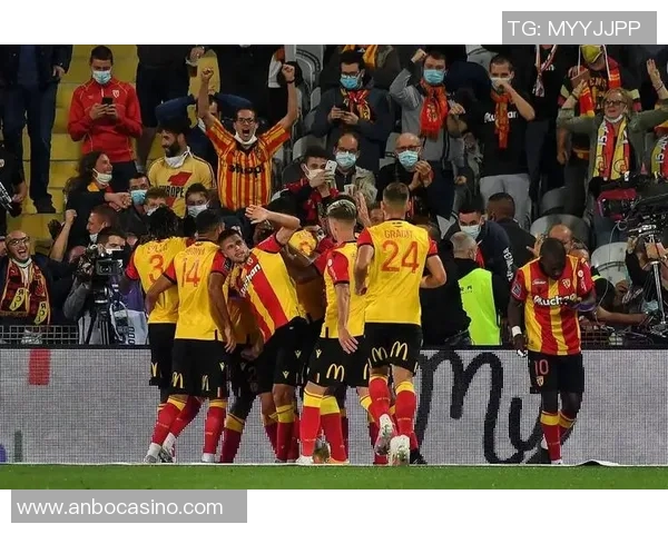 朗斯主场迎战奎维利鲁昂期待精彩对决与激烈竞争 朗斯主场迎战奎维利鲁昂期待精彩对决与激烈竞争